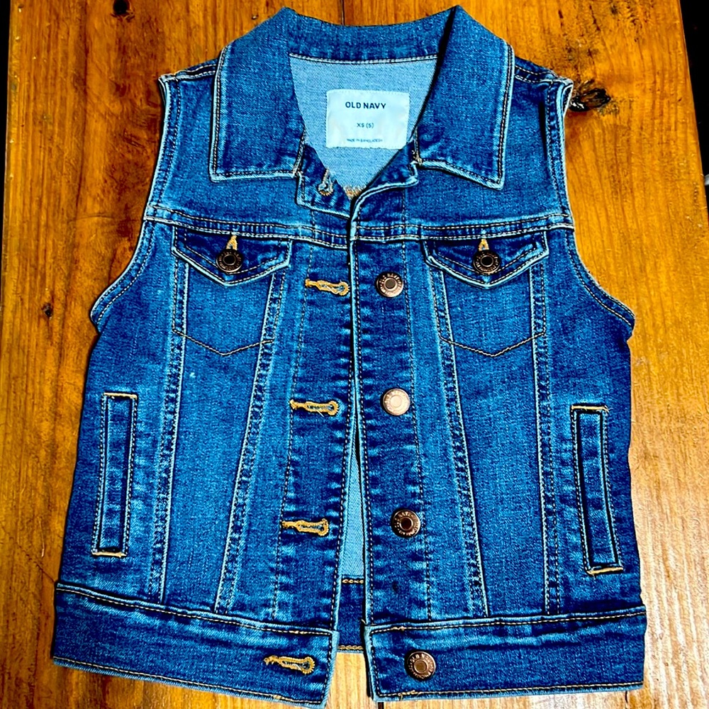 Little Girl’s Denim Vest, size XS 5/6